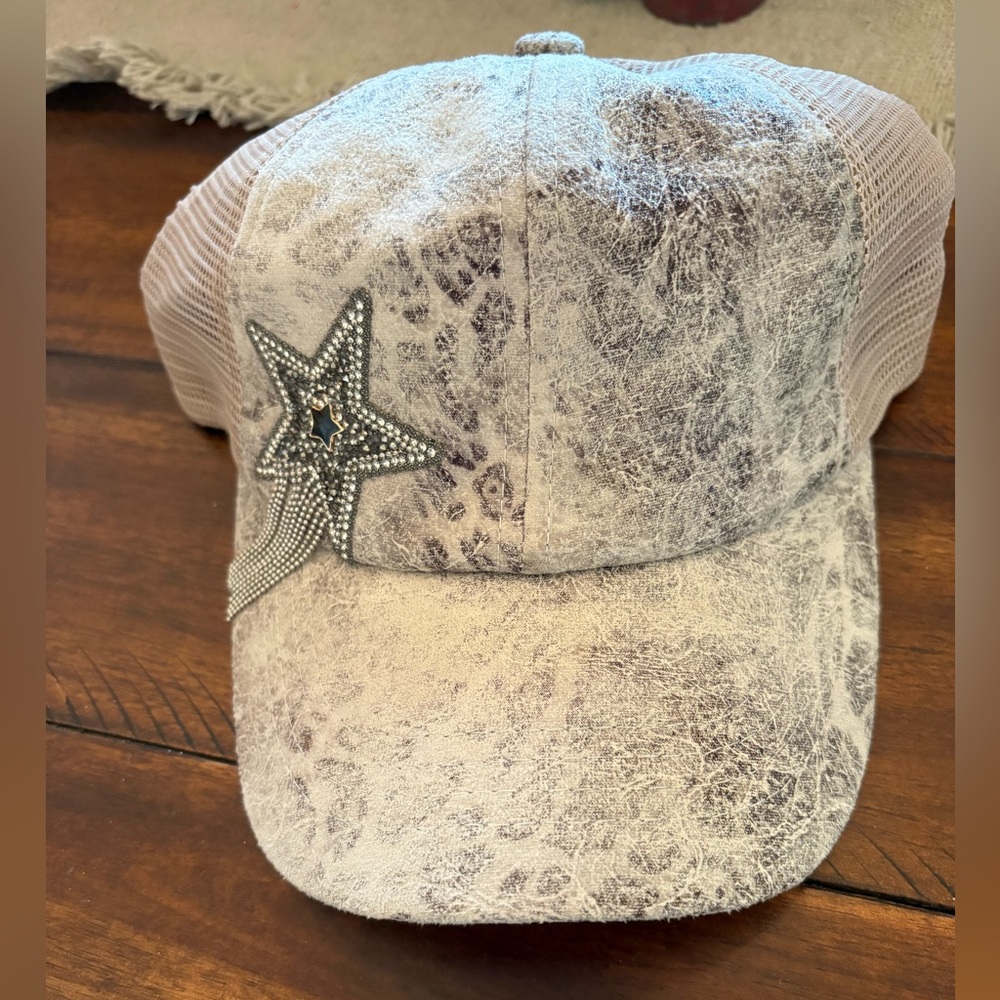C.C Distressed Star Cap - Cream and Gray